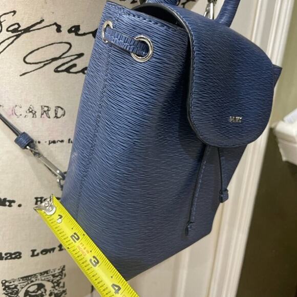 DKNY MINI BACKPACK CROSSBODY BAG LEATHER NAVY BLUE VERSATILE AESTHETIC - Picture 7 of 12